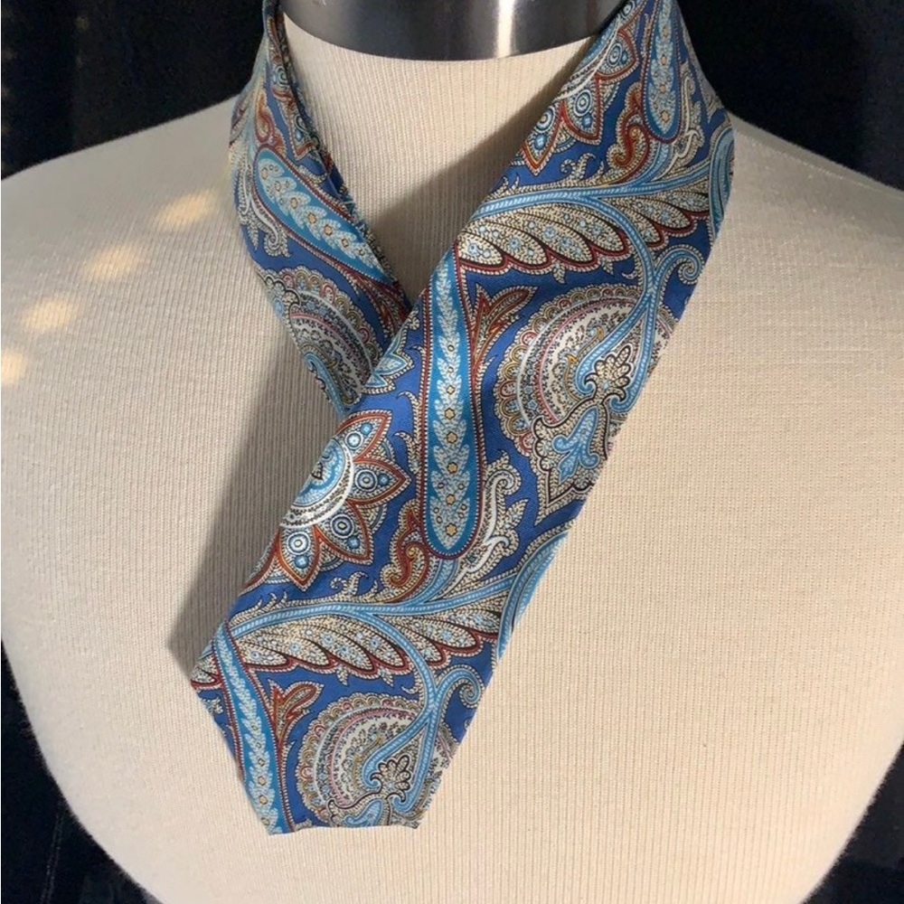 417 by Van Heusen mens blue paisley silk tie